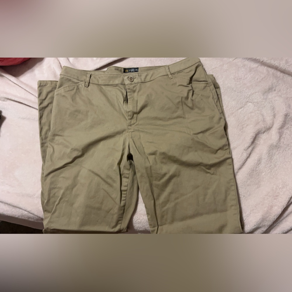 Women’s khaki pants